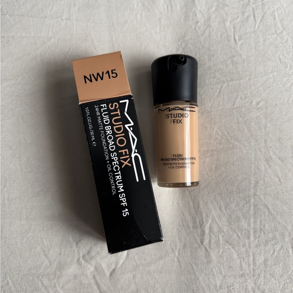 MAC Cosmetics Studio Fix Fluid Foundation NW15 NIB